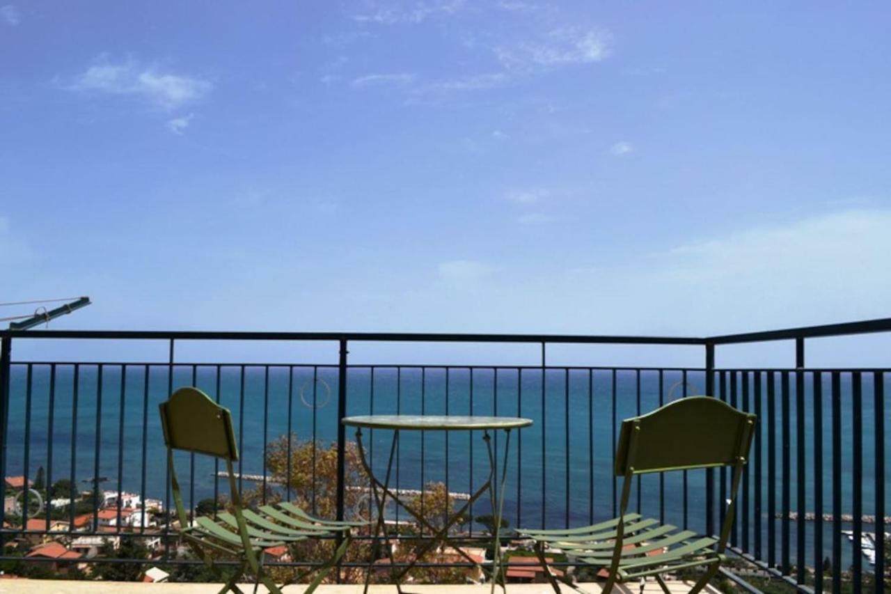Casa Vacanze La Petrusella Трабия Экстерьер фото
